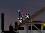 Trial-v-budove-ve-vystavbe-dirt-bike-4